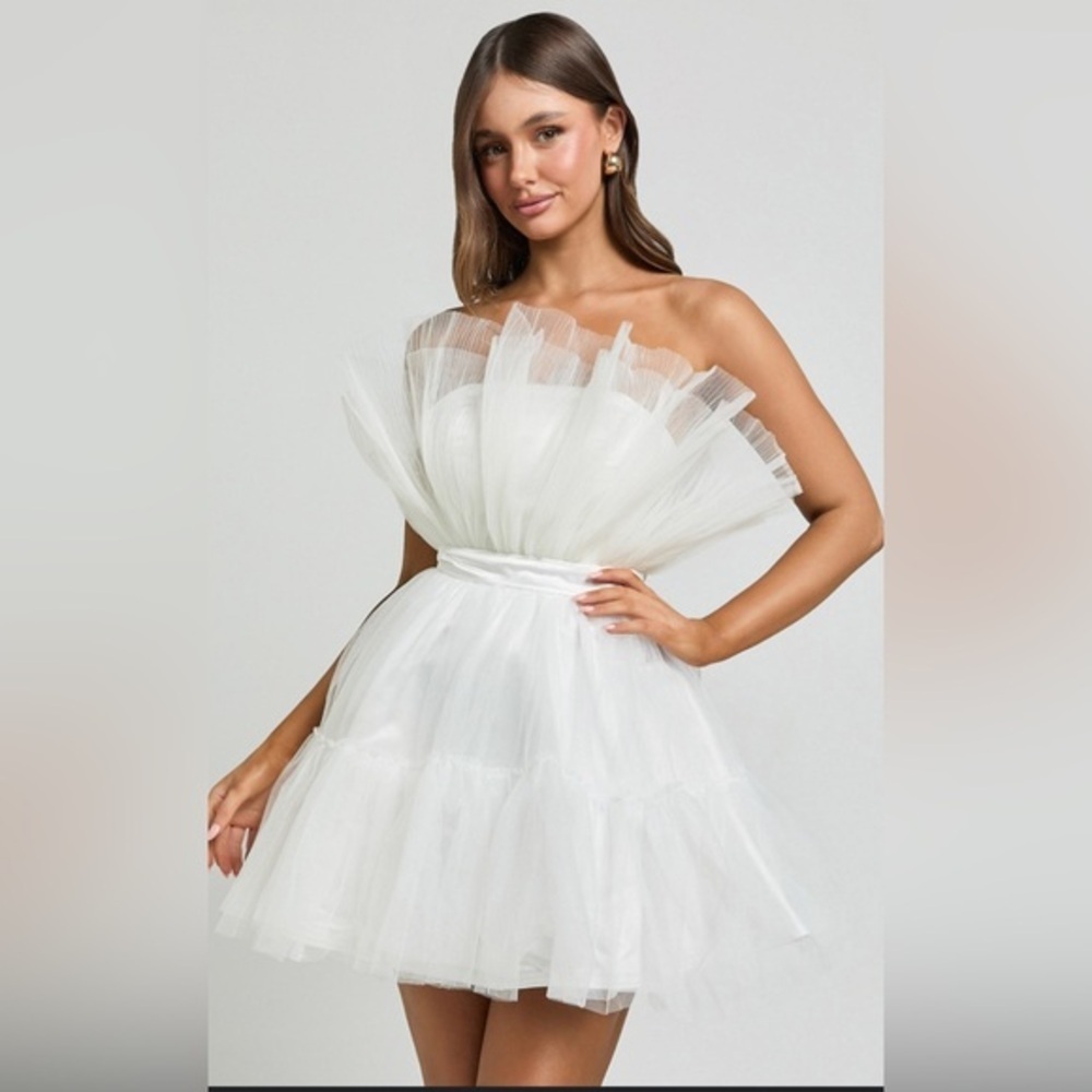 NWT Showpo US 8 Amalya Mini Dress White Tiered Tulle Fit & Flare UK 12 FLAW - Picture 3 of 16